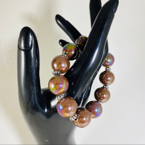 Plum oil slick iridescent gum ball beaded bracelet - Picture 3 of 3